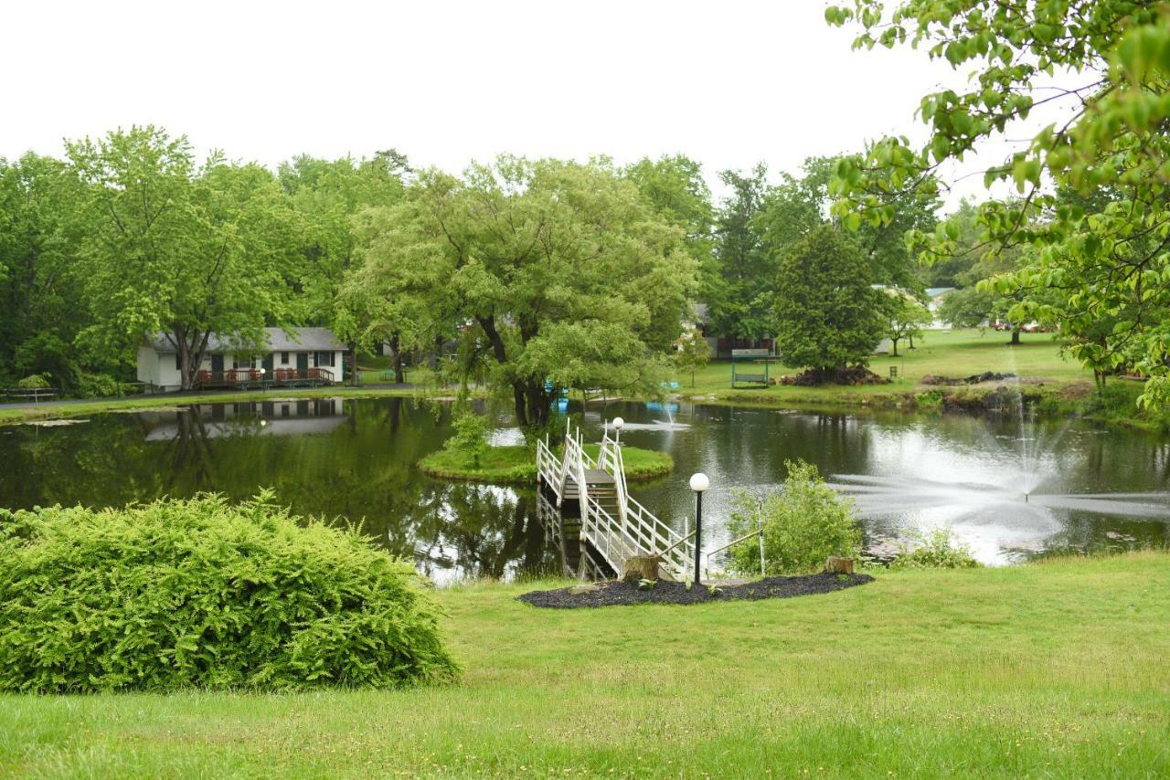 Chestnut Grove Family Resort Mount Pocono Exterior foto